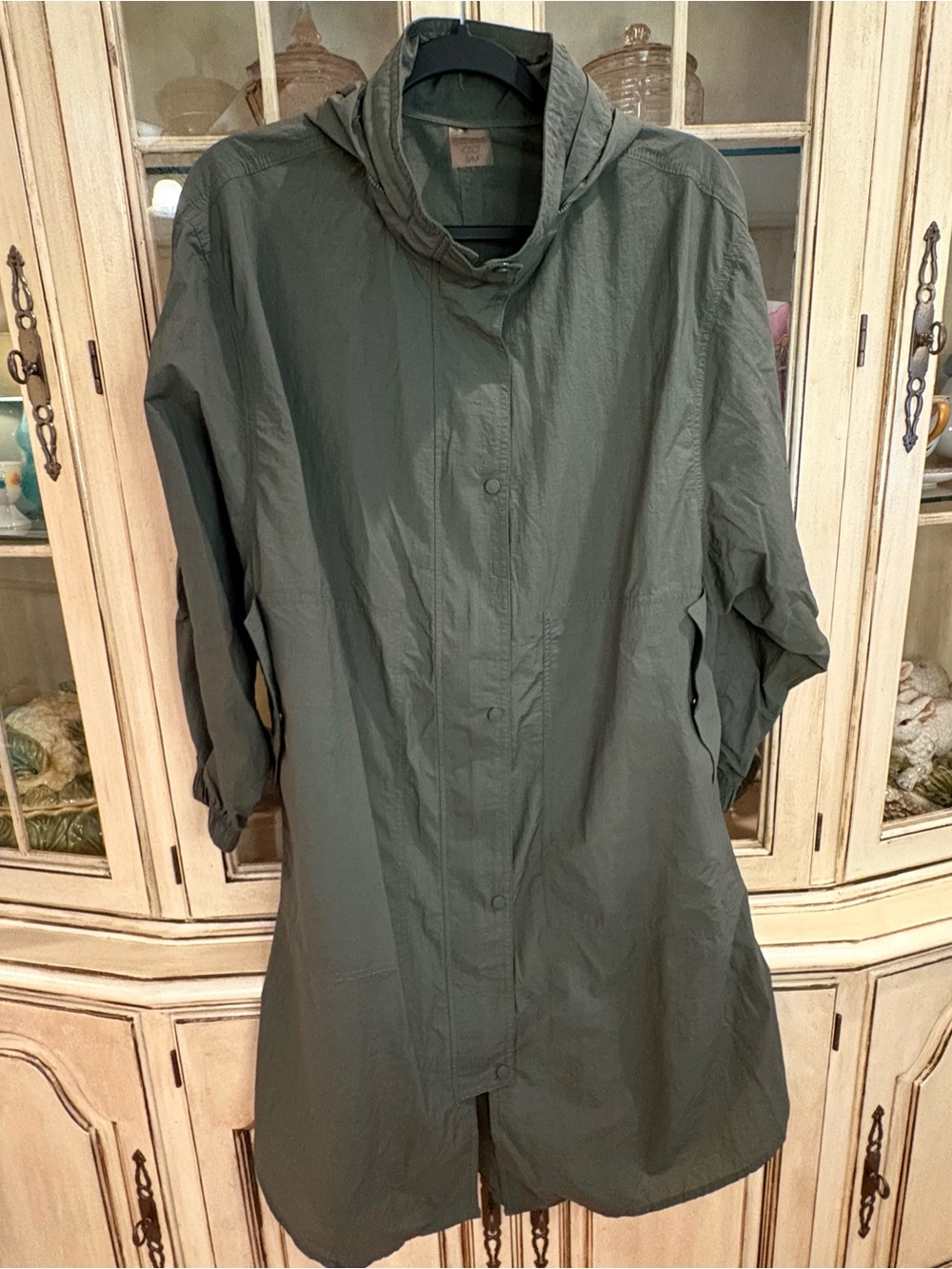 Calia Brand Trench Coat in Olive Green with Pockets, Drawstring & Packable Hood